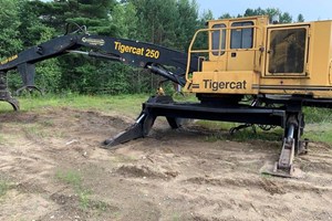 2004 Tigercat 250D  Log Loader